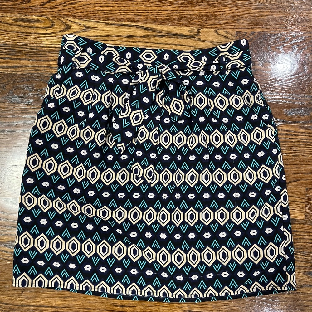 Tie-Waist Pattern Skirt with Pockets